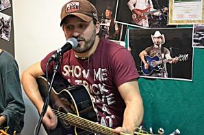 O country, pasji do muzyki i doświadczeniu scenicznym... Wojciech Dudkowski opowiada 