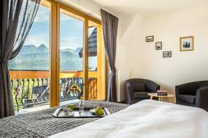 Chcesz komfortowo, rodzinnie lub z przyjaciółmi, wypocząć w Tatrach? Przyjedź do Szeligówki, gdzie widok na szczyty i zacisza luksusowych wnętrz będą wymarzonym ukojeniem