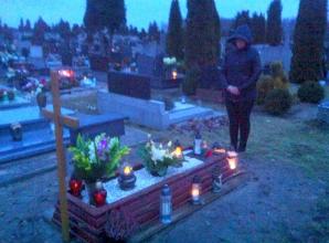 Konsulat RP w Szwecji kierowany przez Grzegorza Jagielskiego poprzez swoją niekompetencję naraził na 4-dniowy stres karmiącą matkę 1,5-miesięcznej Zuzi! Rodzina nie mogła odpłynąć promem do Polski!