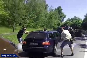 [VIDEO] Policjanci CBŚP zatrzymali cztery osoby. Wśród nich obywatel Azerbejdżanu Azad A.