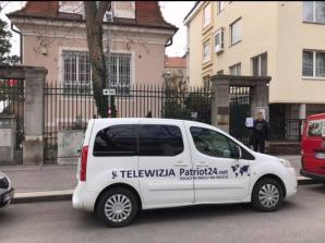 Der polnische Roma sitzt hinter Gittern in Wien, weil er einen Wagen gemietet hat. Sitzt da ein unschuldiger Mann, der durch die Fehler der österreichischen und polnischen Polizei als jener gezeigt wurde, der einen luxuriösen BMW gestohlen hat und einen ös