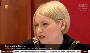 [VIDEO] Czy Mec. Katarzyna Lipska będzie teraz namawiać do nieprzestrzegania prawa? Mec. Anna Grzesiowska nie pojawiła się dziś na rozprawie. A siostrę ojca-tyrana przetrzymującego dziecko, Alicję W. matka dziecka podaje o ściganie za fałszywe zeznania!