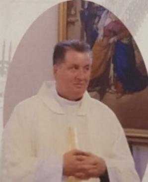 Ksiądz- cmentarny śmieciarz - z honorami?! Prokuratura kończy śledztwo a potencjalnie podejrzany proboszcz Grzegorz Hałas w niedzielę będzie odbierać w kościele gminną nagrodę od wójta Grzegorza Kłębka!