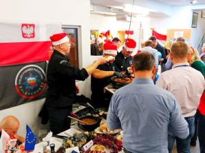 Świąteczne działania charytatywne policjantów XXX rotacji Jednostki Specjalnej Polskiej Policji w Kosowie