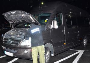 2 Ukraińców i skradzione m.in. w Wielkiej Brytanii busy-Mercedesy na granicy w Korczowej
