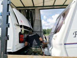 Odzyskali kradzioną przyczepę kempingową, której wartość została oszacowana na 120 tysięcy złotych. Samochodem ciężarowym kierował obywatel Litwy