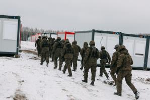 [VIDEO] Miarą suwerenności państwa jest szczelność granicy i obrona jego terytorium - Premier pod czas wizyty na polsko-białoruskiej granicy