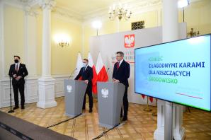 Koniec z łagodnymi karami dla niszczących środowisko. Nie ma zgody też na przywożenie do Polski odpadów z zagranicy np. na import śmieci z Niemiec czy Francji 