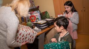 [VIDEO] Wigilia Caritas. Wspólny posiłek i prezenty pod choinkę