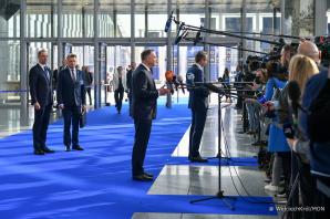 [VIDEO] Nadzwyczajny szczyt NATO z udziałem Andrzeja Dudy w Brukseli