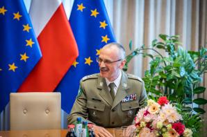 Podziękowania od ministra Mariusza Kamińskiego dla funkcjonariuszek Straży Granicznej zaangażowanych w działania na wschodniej granicy