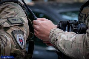 [VIDEO] Potężne uderzenie w sieć klubów go-go