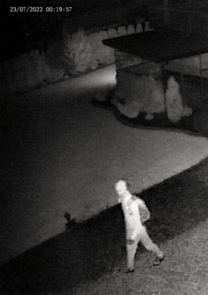 [VIDEO] Kim jest sprawca włamania uchwycony na kamerze monitoringu? - konferencja Biura Rutkowski 4 sierpnia o godzinie 12:00 w Wyszkowie