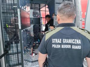 Zwykły dzień na naszych granicach wraz z Maroko, Pakistan, Brazylia, Gruzja, Kirgistan, Słowacja, Litwa, Afganistan