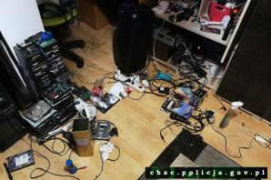 [VIDEO] CBZC zatrzymało 5 osób trudniących się dystrybucją w internecie materiałów przedstawiających seksualne wykorzystywanie dzieci