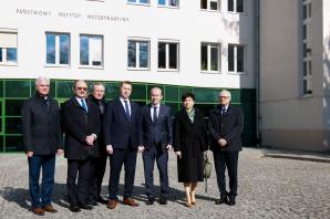 [VIDEO] Minister Przemysław Czarnek z wizytą w Państwowym Instytucie Weterynaryjnym w Puławach