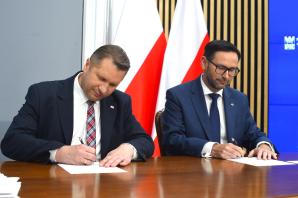 Biznes i nauka łączą siły przy budowie małego atomu