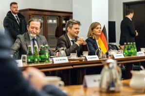 Spotkanie polskich ministrów ds. infrastruktury oraz rozwoju i technologii z wicekanclerzem, federalnym ministrem gospodarki i ochrony klimatu Niemiec