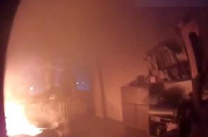 [VIDEO] Policjanci z Płocka wyciągnęli z płonącego mieszkania dwóch mężczyzn i zapobiegli możliwemu wybuchowi