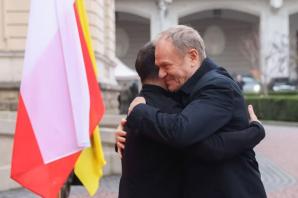 [VIDEO] Premier Donald Tusk z wizytą we Lwowie: Nasze zaangażowanie dla Ukrainy to także obrona Polski i Europy