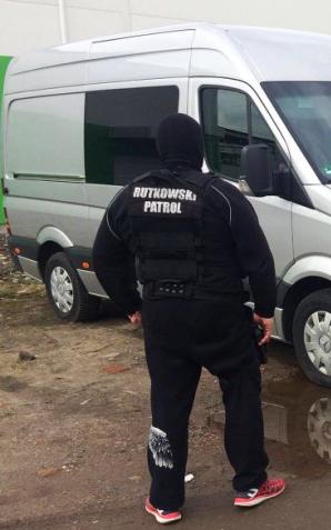 [VIDEO] Ludzie Rutkowskiego odnaleźli dziś i przekazali policji skradzionego na Śląsku Mercedesa Sprintera