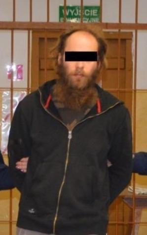 Pałkami pobili 38-latka, bo jadąc samochodem ochlapał ich błotem