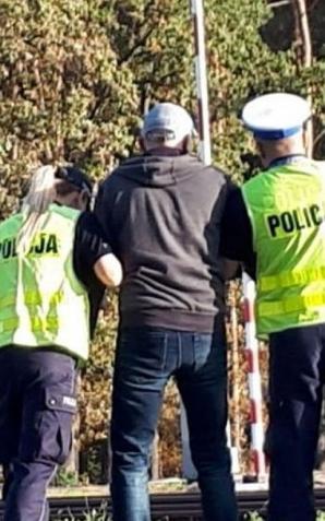 Tragedia była o krok, policjanci uratowali ludzkie życie