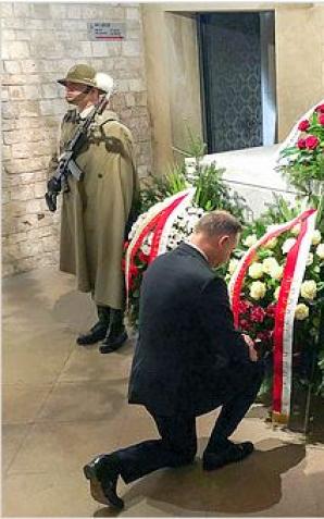 Prezydent RP uczcił pamięć ofiar katastrofy smoleńskiej 