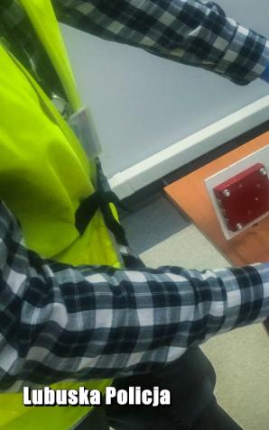 [VIDEO] Okradli seniorkę na 36 tysięcy zł. zatrzymani przez policjantów już zostali aresztowani