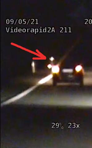 [VIDEO] Wyprzedzał TIRy na wzniesieniu i zakręcie. Okazało się, że za kierownicą toyoty siedział obywatel Łotwy 