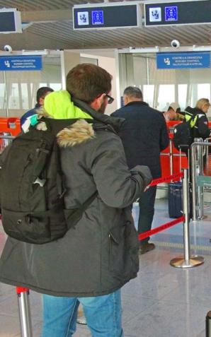 Francuz poszukiwany za liczne przestępstwa przez władze Szwajcarii został zatrzymany przez funkcjonariuszy SG. Do Polski przyleciał ze Stambułu 