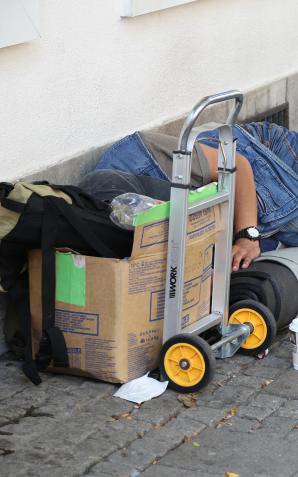 Nie było podpalenia włosów bezdomnego przez młodych ludzi w Gorzowie Wlkp. Informuje policja