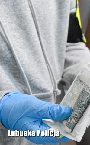 [VIDEO] Policjanci rozbili zorganizowaną grupę przestępczą handlującą narkotykami - siłowe wejście kontrterrorystów