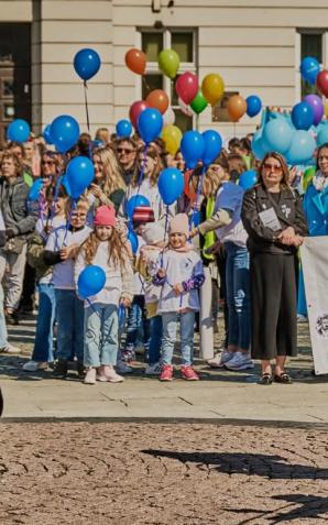 Żołnierze Ośrodka Reprezentacyjnego wspierają Światowy Dzień Świadomości Autyzmu.