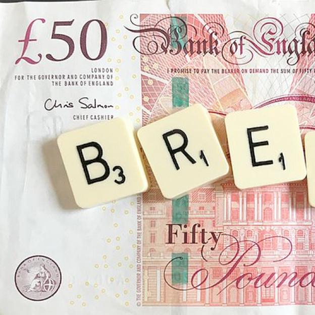 Ambasada w Londynie przekazuje Polakom informacje o ich prawach w związku z rozpoczynającym się w praktyce Brexitem