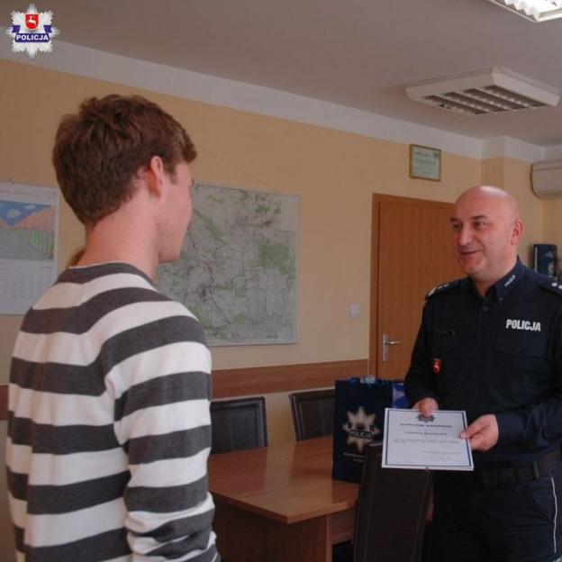 Lubratów: Komendant pogratulował uczciwemu znalazcy