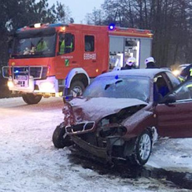 Areszt dla pijanego kierowcy, który uderzył w busa przewożącego dzieci