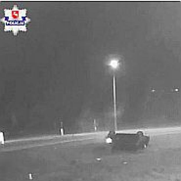 [VIDEO] Pijana 23-latka dachowała przed kamerą monitoringu