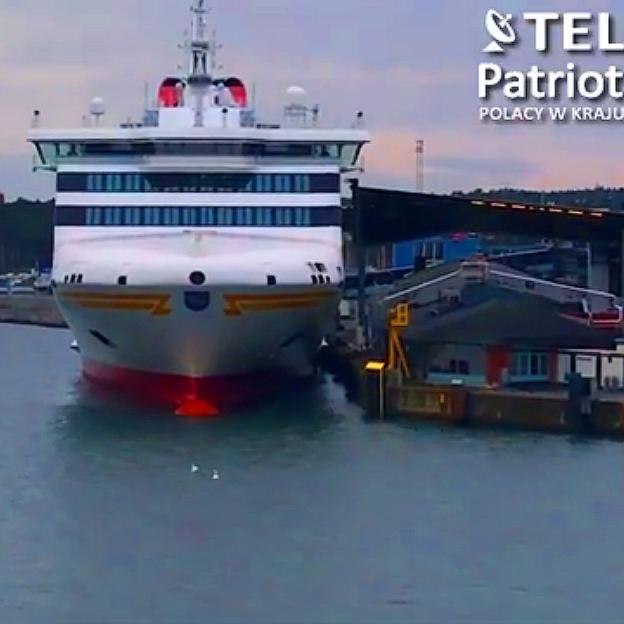 [VIDEO] Zimą wpływamy do portu w szwedzkim NYNÄSHAMN