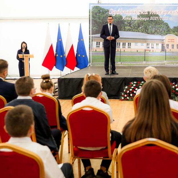 [VIDEO] Premier: oby już nigdy żadna pandemia nie zakłócała normalnego toku funkcjonowania szkoły