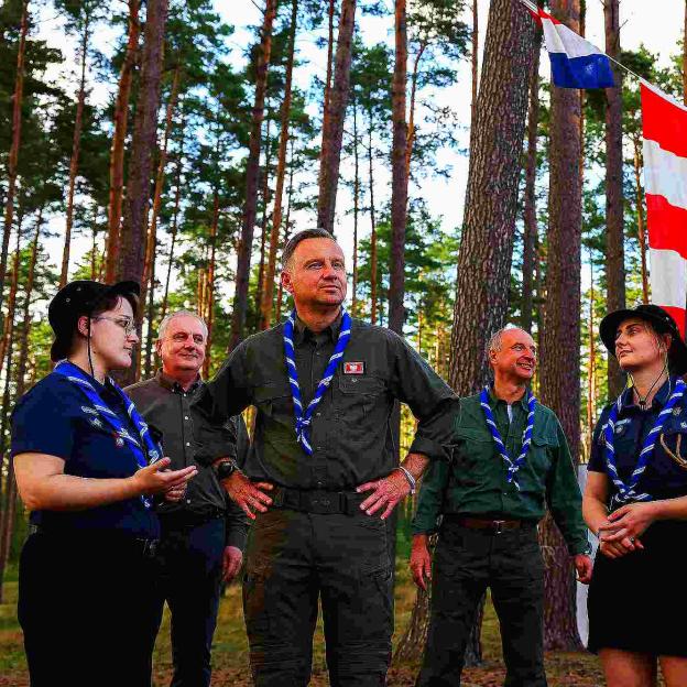 Prezydent na zlocie harcerskim Wędrowniczej Watry „Rozwiń Żagle” w Czernicy w woj. pomorskim.