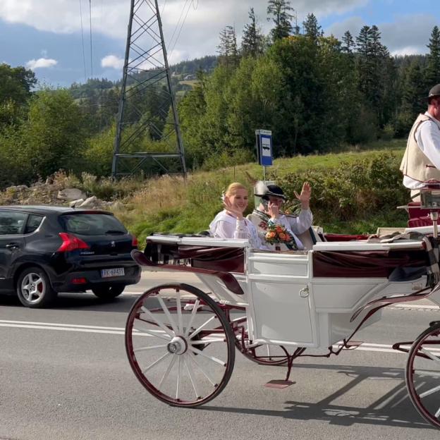 [VIDEO] PATRIOT24 MIŁOŚĆ: Góralskie wesele w pełnej, jesiennej krasie! Podtrzymywanie tradycji na polskim Podhalu