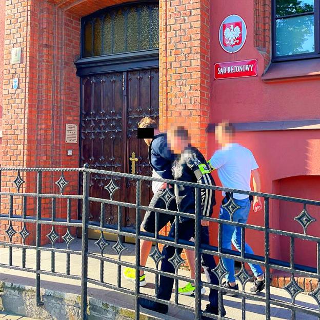 [VIDEO] Z ekskluzywnych wczasów do tymczasowego aresztu