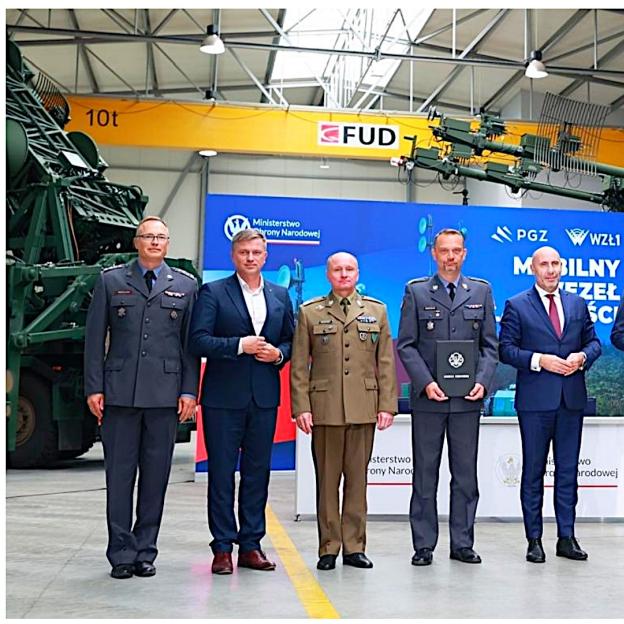 [VIDEO] Ponad 2 mld zł na łączność w programie WISŁA. Umowa z polską firmą podpisana w Zegrzu