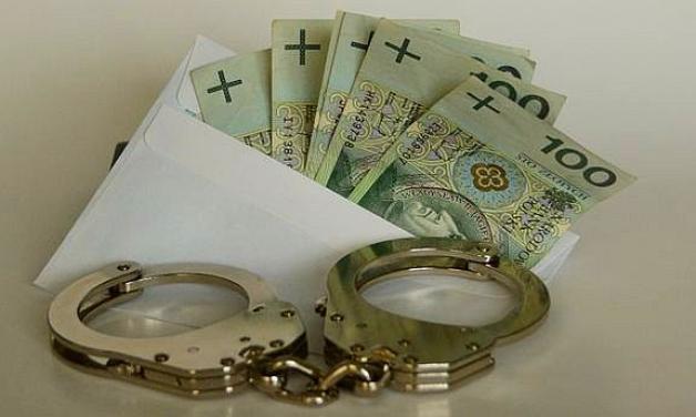 Kolejne zarzuty dla kierownika placówki banku