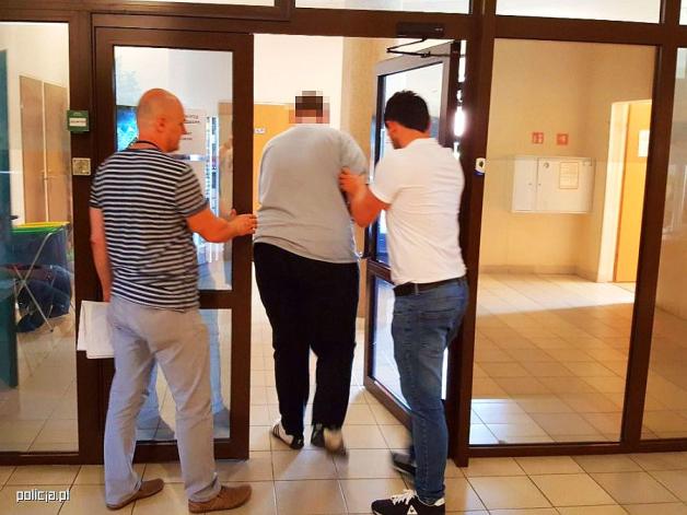 Areszt dla fałszywego lekarza, który leczył w Warszawie, Otwocku i Górze Kalwarii