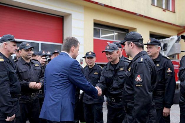 Minister Mariusz Błaszczak: Samorządy otrzymały już 42 mln zł na zasiłki celowe