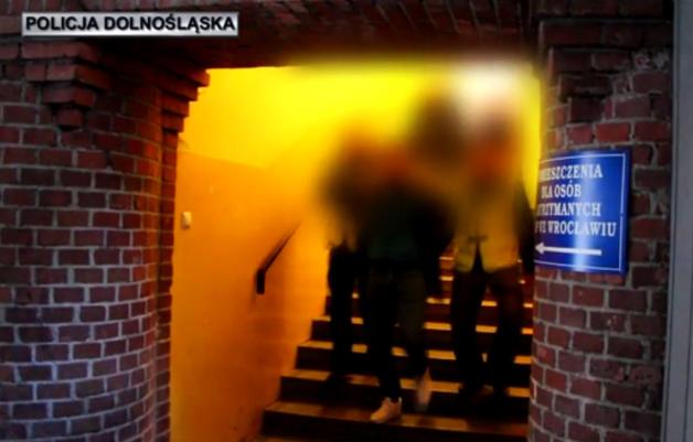 Policjanci rozbili grupę zajmującą się oszustwami metodą na „CBŚP” – 7 zatrzymanych i tymczasowo aresztowanych wyłudziło nie mniej niż 300 tys. zł