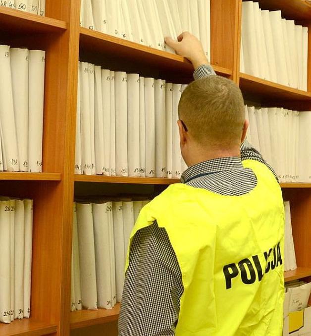 Oszukali nawet kilkadziesiąt tysięcy starszych osób z terenu całego kraju - zarzuty usłyszało już 35 podejrzanych