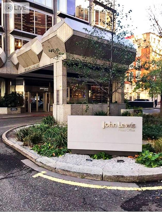 [VIDEO] Is the largest network of British department stores John Lewis indifferent to cheating Poles on behalf of their brand? Using the stamps of John Lewis and the name of the leading salesman of this company?